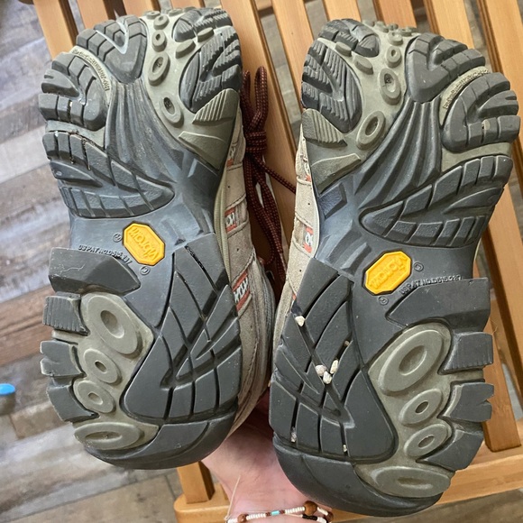 Hiking boots - Picture 6 of 6